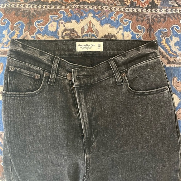 Black Abercrombie Straight leg jeans - Picture 2 of 2